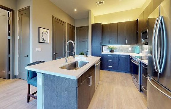 5th image of 301 N Nichols St #112