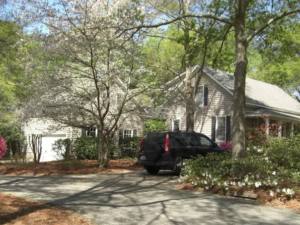 1911 Carriage House Ln, Camden, SC 29020