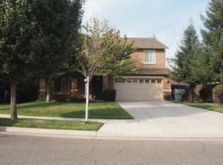 2408 E Chestnut Ct, Visalia, CA 93292