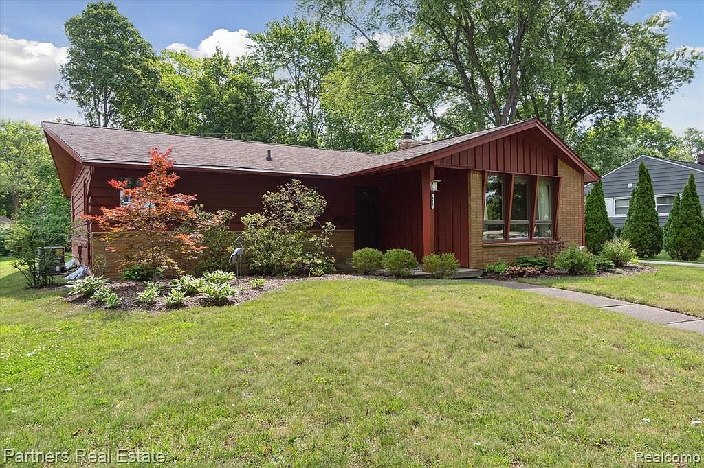 415 S Tompkins St, Howell, MI 48843 Zillow