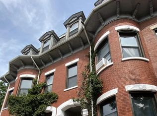 179 1/2 Harvard St #3, Cambridge, MA 02139