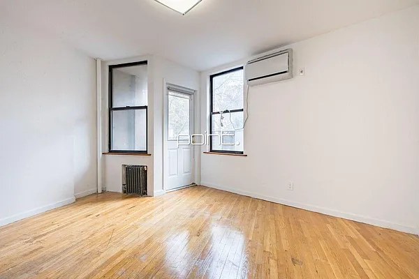 Rented by Point NYC | media 3
