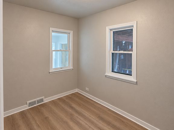 4th image of 912 Park Ave