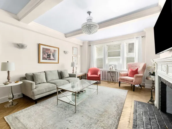 400 East 59th Street image 1 of 7