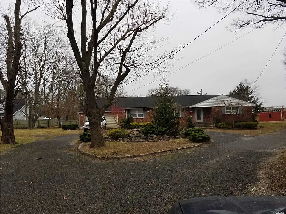 1st image of 14 Chapman Blvd