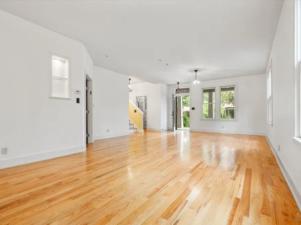 635 Brown Street, Healdsburg, CA 95448