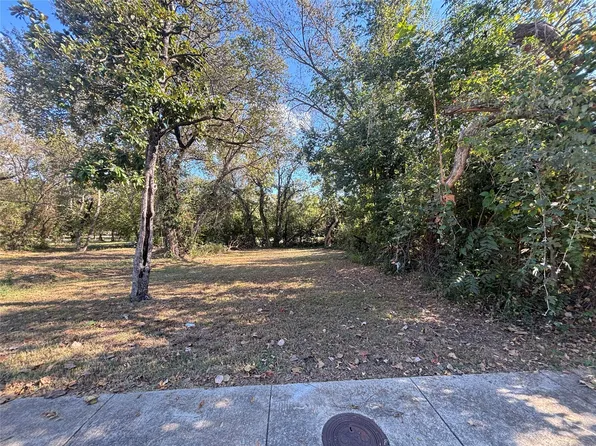 2850 Frost Ave, Dallas, TX 75215