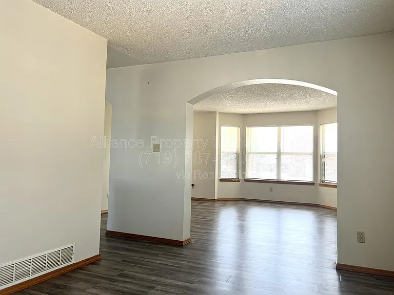 6436 Peak Vista Cir — Photo 8