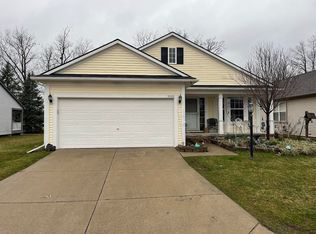 5224 Sandalwood Cir, Grand Blanc, MI 48439