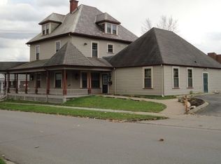 202 W Pine St, Grove City, PA 16127