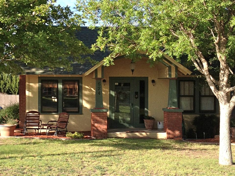 1st image of 624 W Avenue D