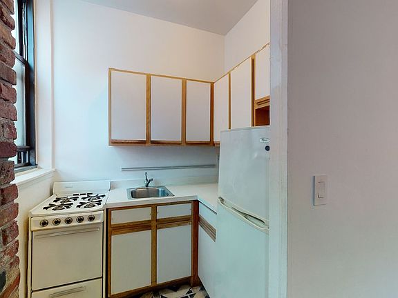 5th image of 268 W 21st St