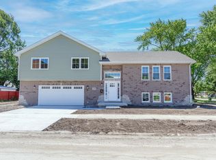 5549 W 94th St, Oak Lawn, IL 60453