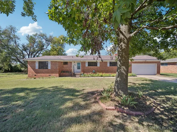 4946 S Olympia Ave, Tulsa, OK 74107