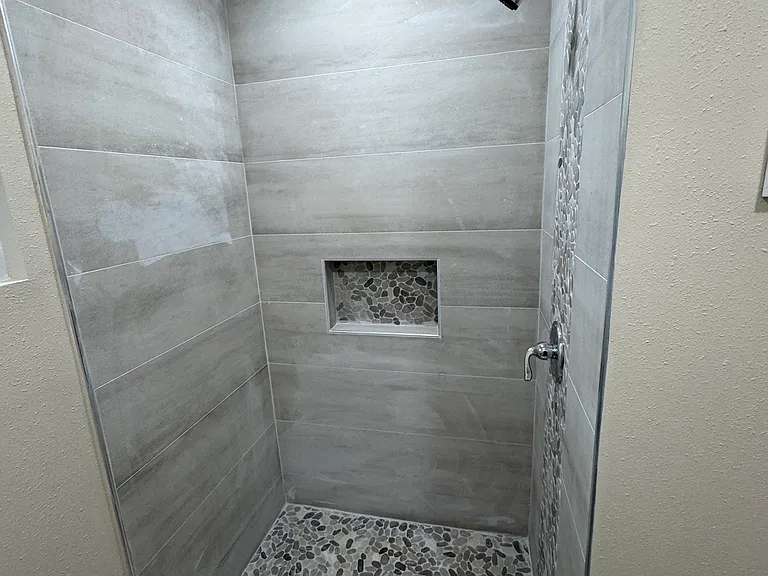 10715 N Dixon Ave — Photo 5