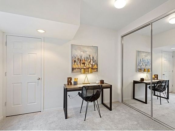 5th image of 16219 Northup Way #C101