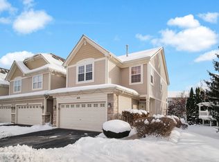 369 Vaughn Cir, Aurora, IL 60502