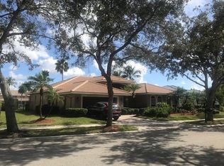 3851 Oak Ridge Cir, Weston, FL 33331