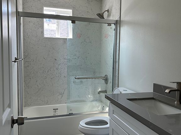 4th image of 5249 11th Ave NE #B