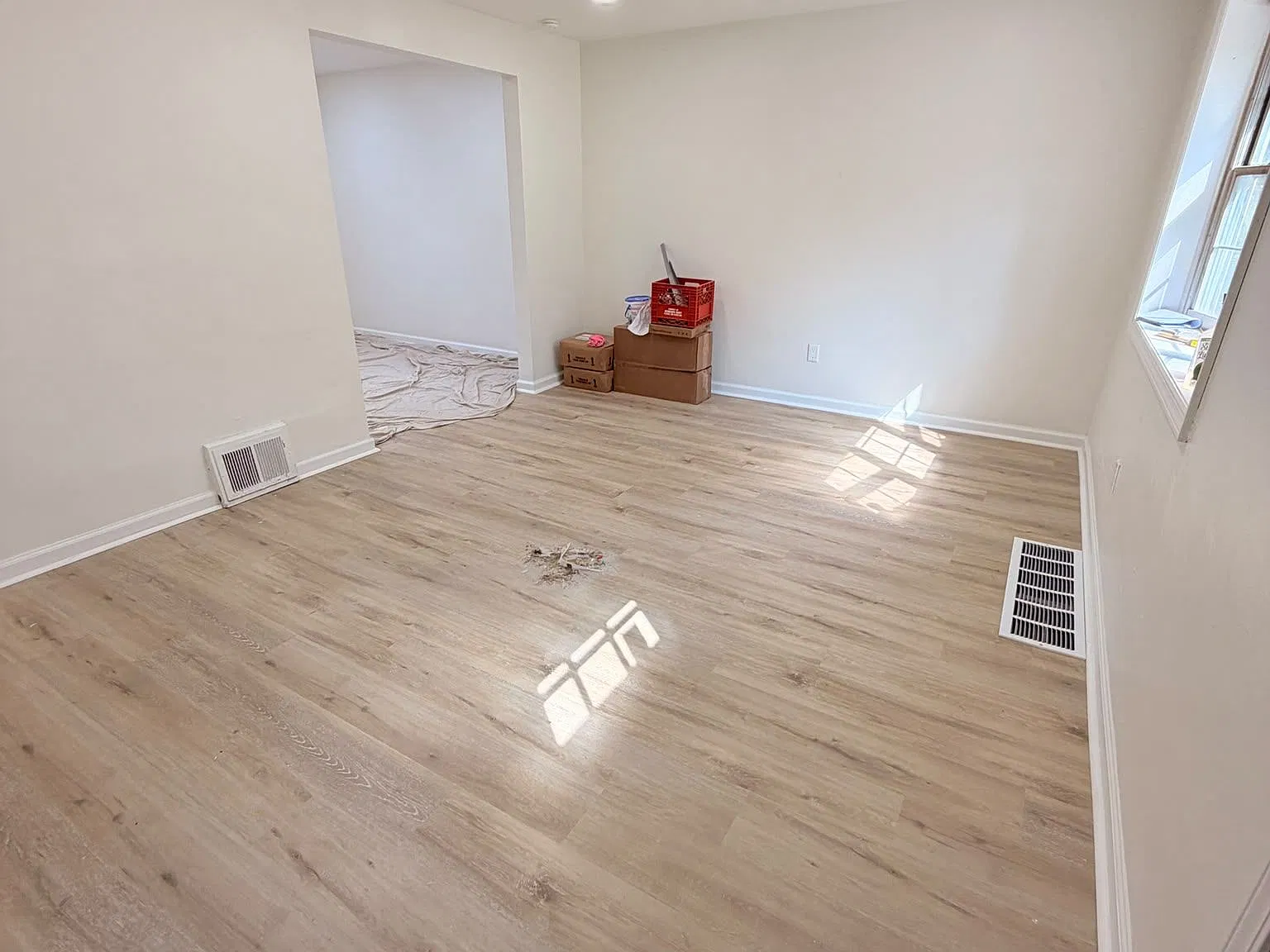 2 bed, 1.0 bath, 925 sqft, $1,650 — Photo 2
