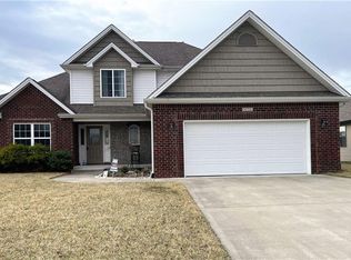 5725 Victory Dr, Columbus, IN 47203