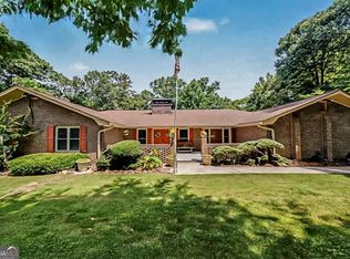 124 Shadow Lake Dr SW, Lilburn, GA 30047