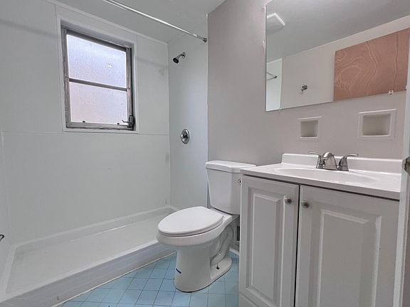 5th image of 2901 W Tower Ave