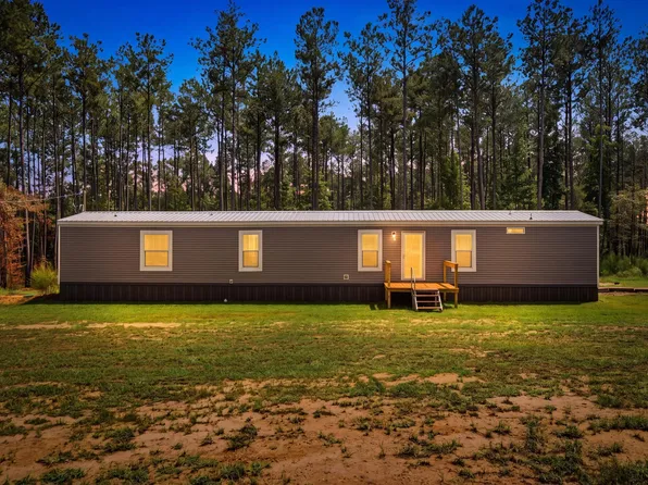 15 Dykes Chapel Rd, Richton, MS 39476