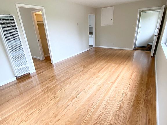 2nd image of 245 Poplar Ave #4