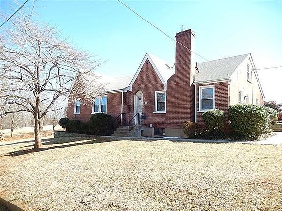 2nd image of 36 Denver Ave
