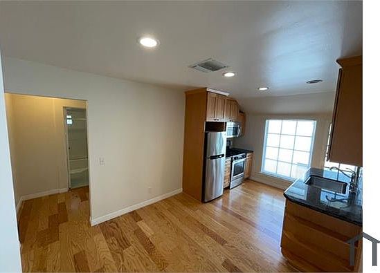 4th image of 3192 Queensbury Dr #3208-3