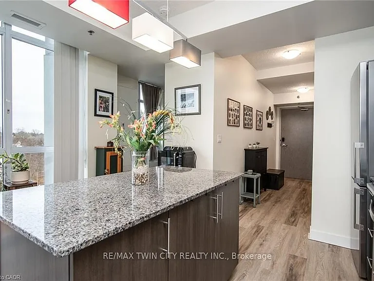 150 Water St N #803 — Photo 5