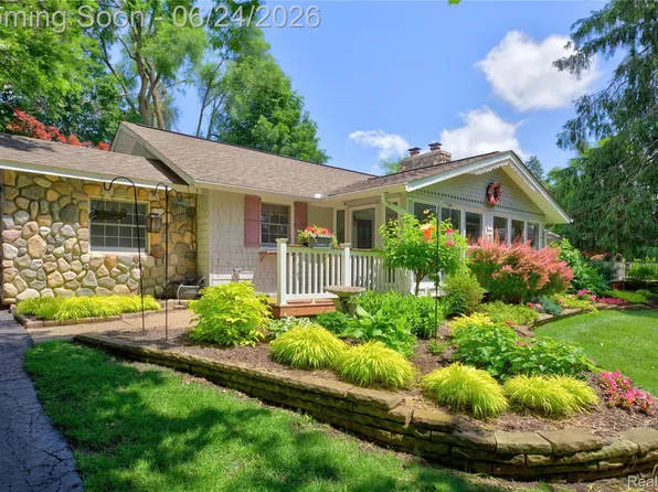 75 W Burdick St, Oxford, MI 48371