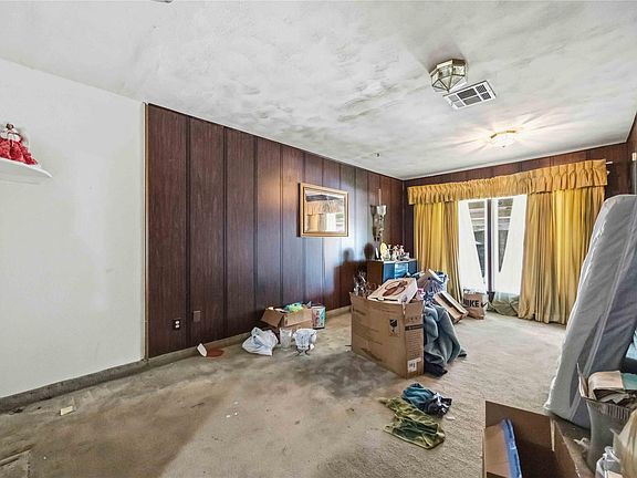 5th image of 8510 Fillmore St