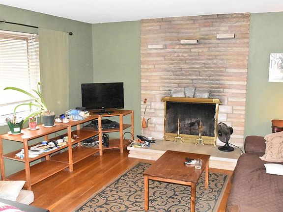 4th image of 6423 Ambleside Dr