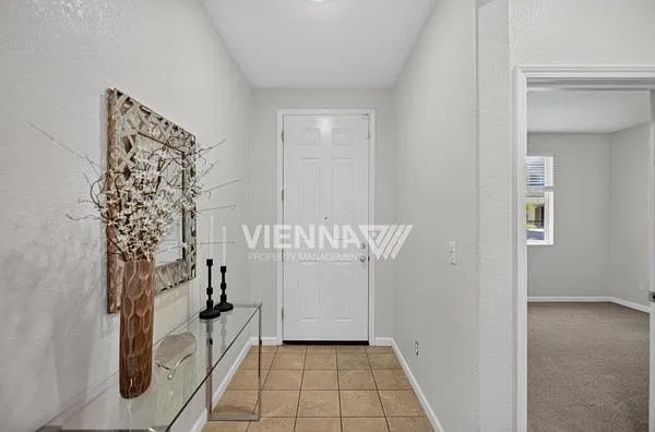 4 bed, 3.0 bath, 2000 sqft, $2,850 — Photo 3