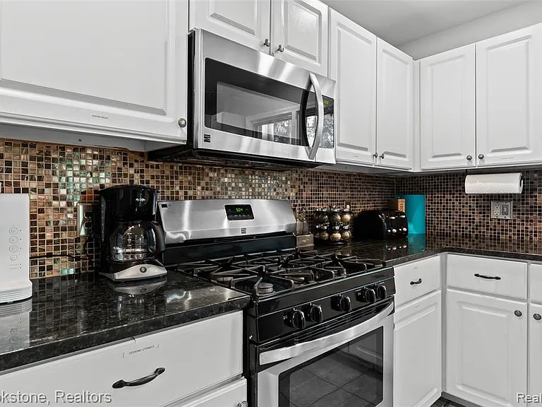 400 La Plaza Ct — Photo 20