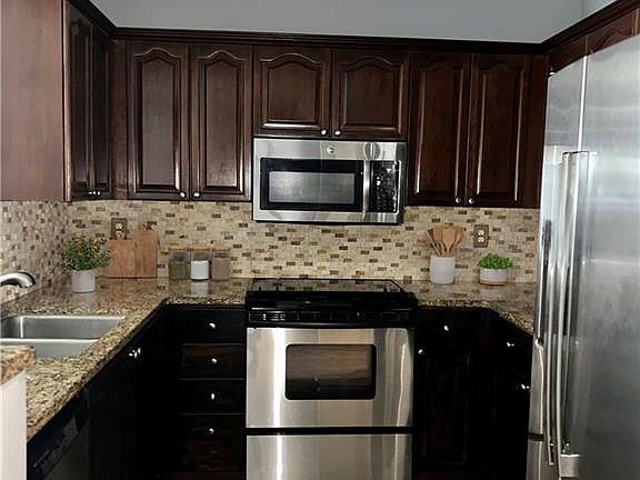 2nd image of 1502 River Green Dr NW