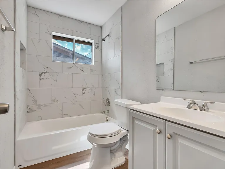 807 Dr Martin Luther King Jr Pl N — Photo 15
