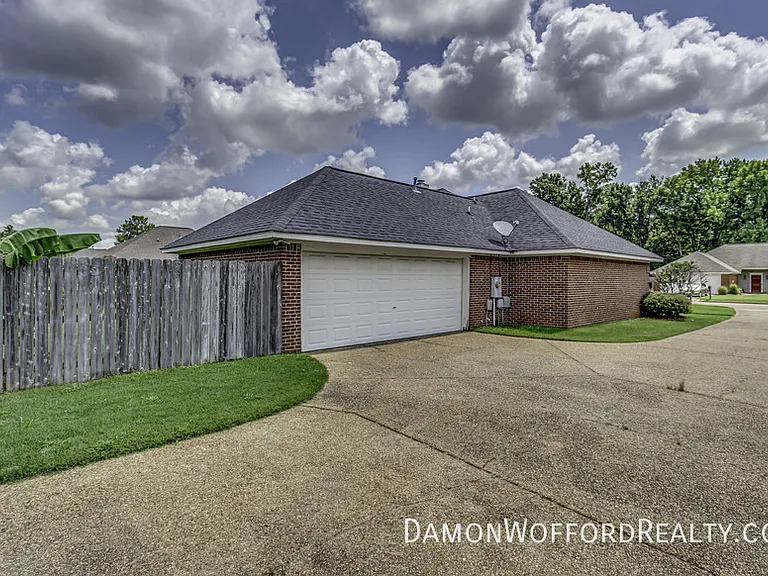 131 Hunters Row — Photo 52