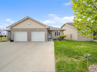 1977 Kirkland Ave, Windsor, ON N8P 1P7