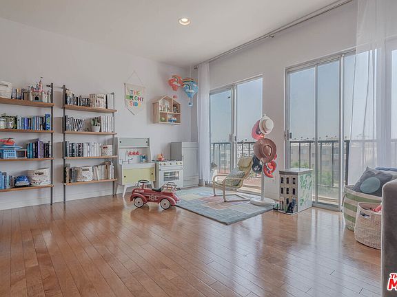 4th image of 1115 S Elm Dr APT 411