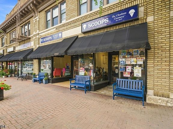 4th image of 228 Main Street #0