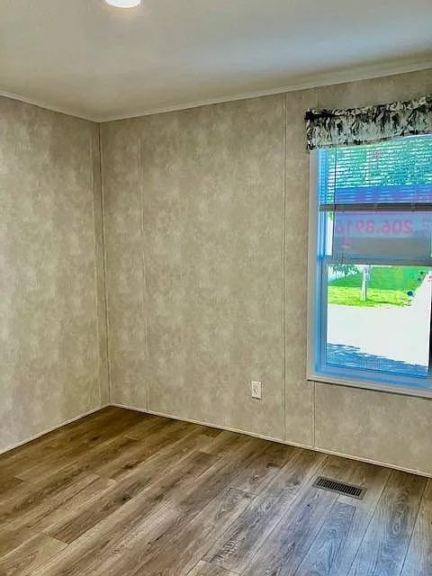 3 bed, 2.0 bath, 1034 sqft, $1,100 — Photo 2