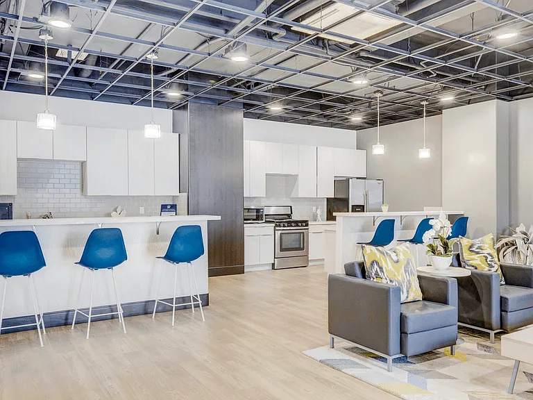 Avida Apartments — Photo 34
