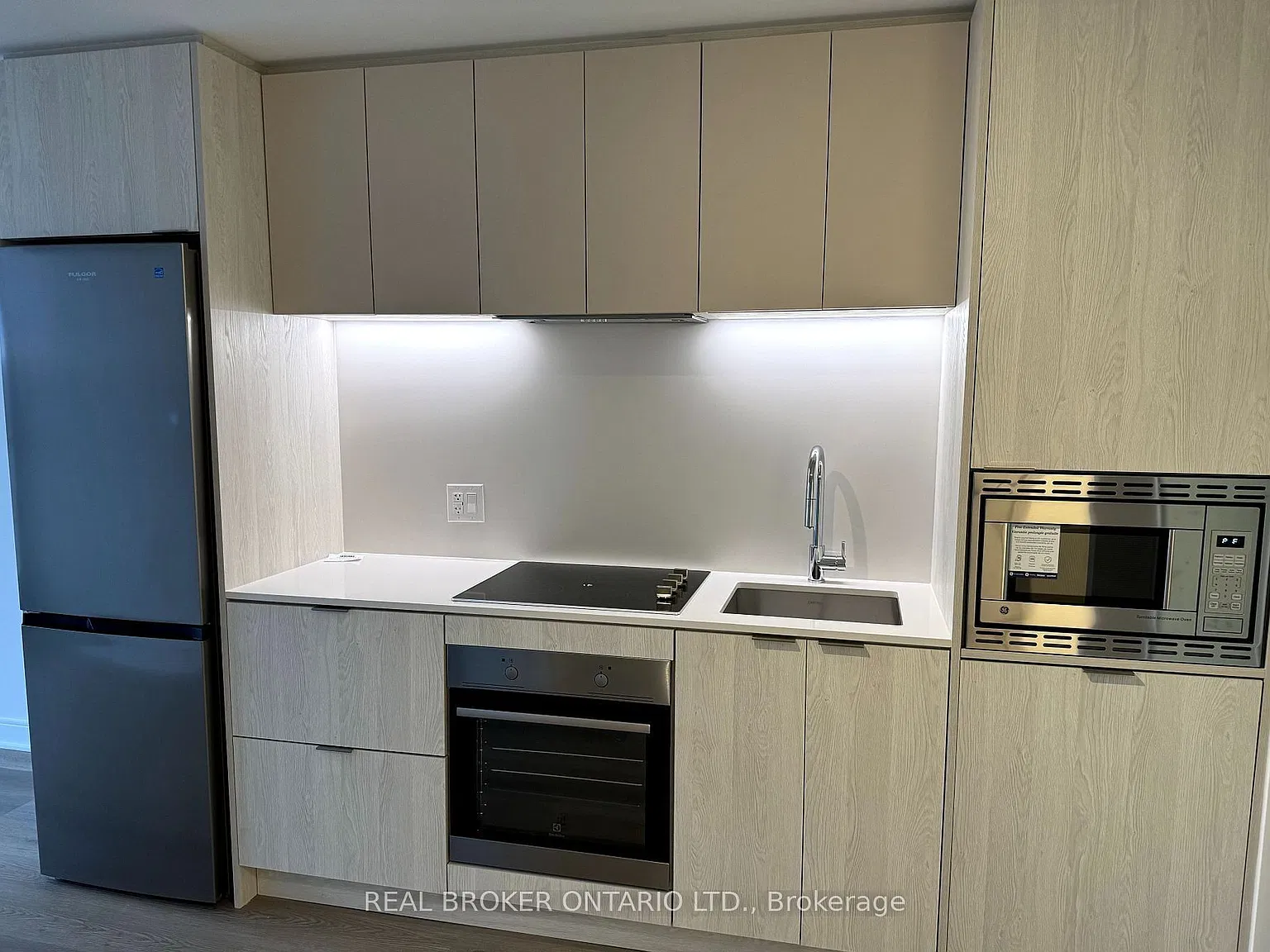 2 bed, $2,400 — Photo 2