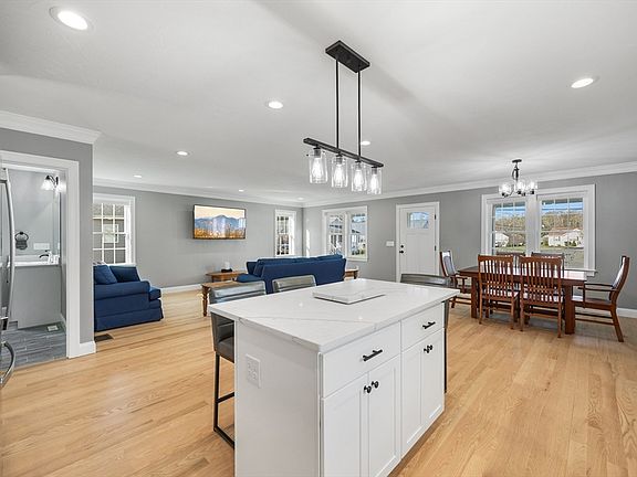 5th image of 8 Magnolia Cir #8