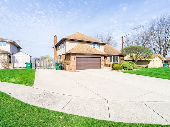 2nd image of 15428 Mulberry Ct