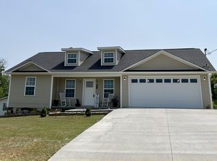 101 Ridgefield Dr, Dandridge, TN 37725