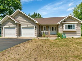 7 Country Creek Cir, Saint Cloud, MN 56301